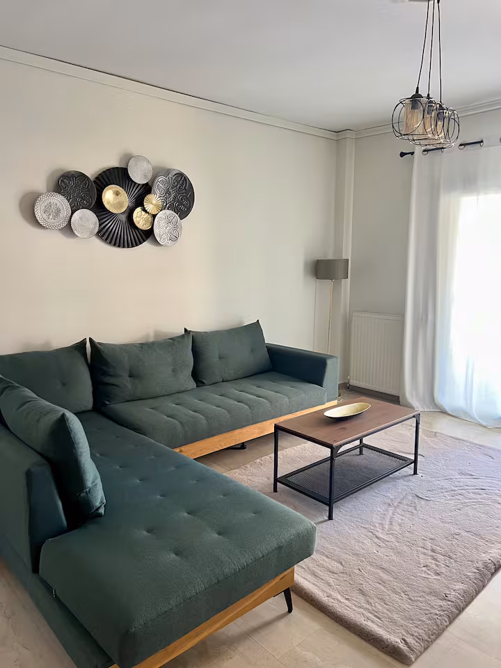 Airy Apartment - Image 4