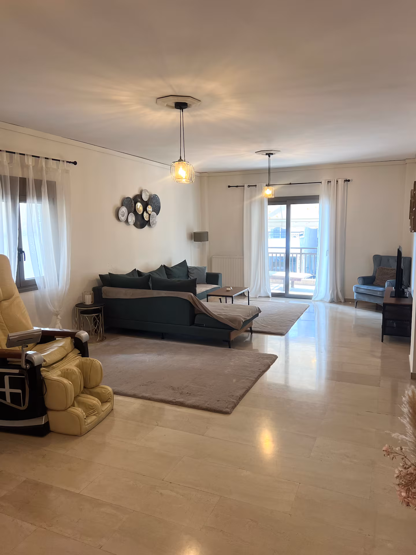 Airy Apartment - Image 6