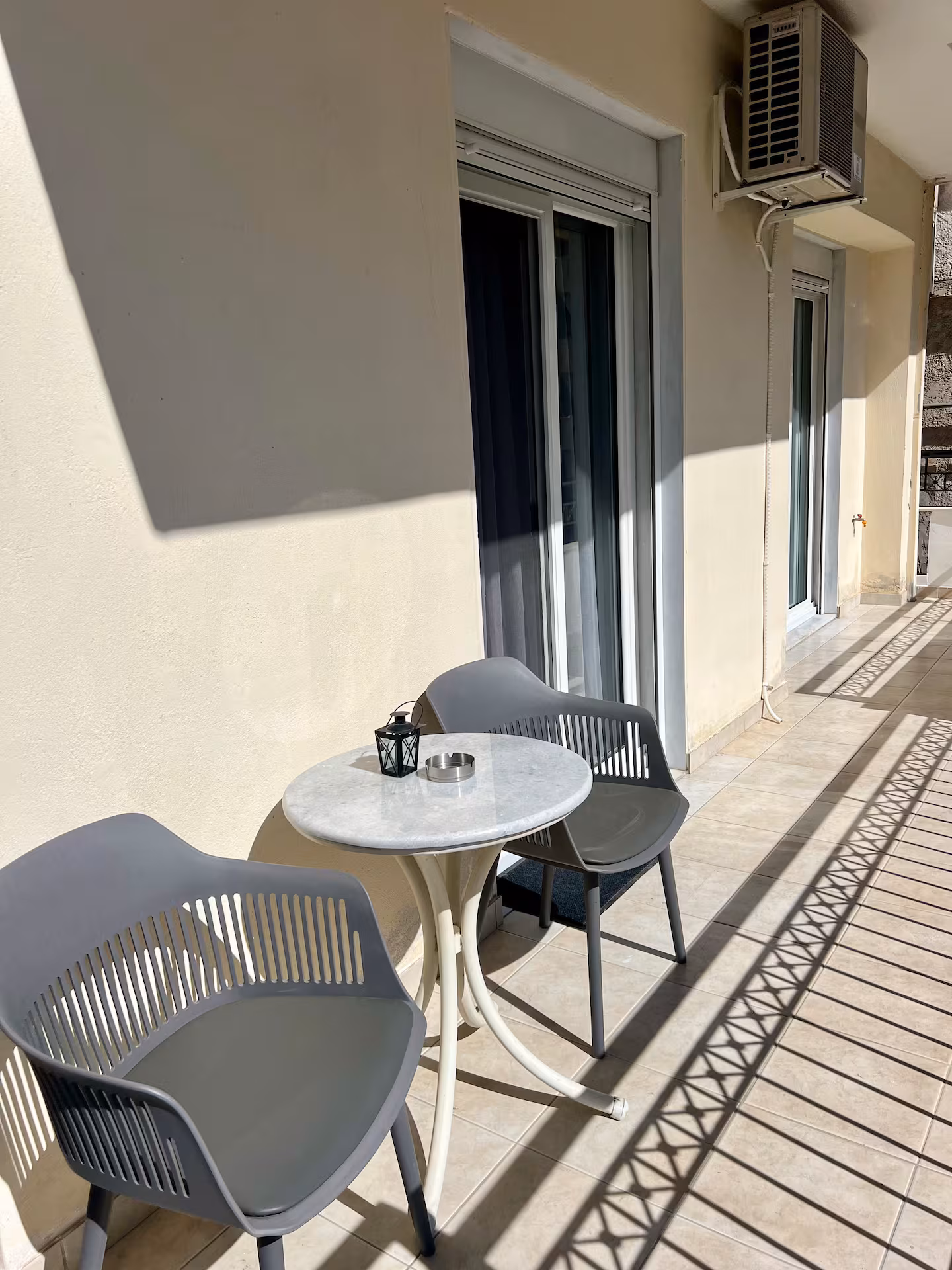 Sunny Apartment - Image 7