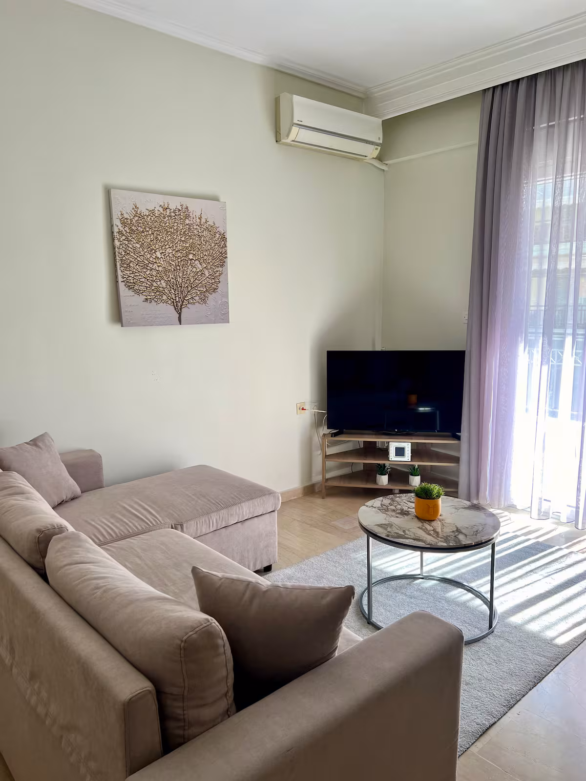 Sunny Apartment - Image 9
